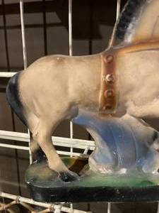 lot 83 image: Vintage Chalkware Horse