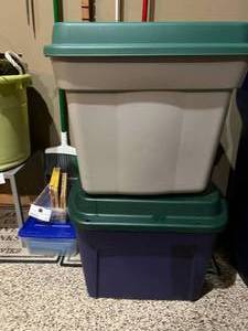lot 199 image: Plastic Storage Bins