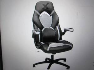lot 3 image: x rocker venom gaming office chair ...