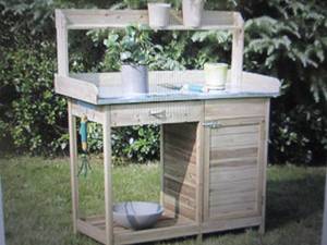 lot 8 image: convenience concepts deluxe potting...