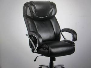 lot 19 image: hercules series big and tall leathe...