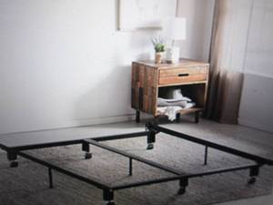 lot 33 image: brookside wedge locking metal bed f...