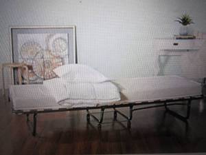 lot 38 image: luxor deluxe memory foam folding ro...