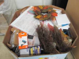 lot 92 image: palletgaylord of car electronics, ...