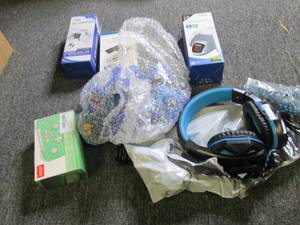 lot 100 image: box of gaming items n64 controllers...