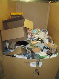 lot 102 image: pallet gaylord misc some lamps , s...