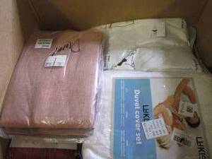 lot 103 image: box of duvet sets and quilts ...