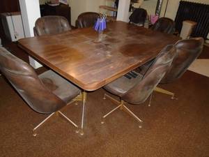 1960 Kitchen table & chair. Good condition. Needs to be cleaned. As shown.