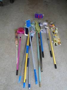 Assorted mopsbrushed & handled tools. As shown.