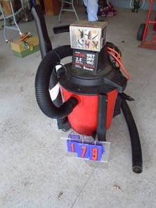 Sears Craftsman 2.5 hp 8 gallon shop vacuum with accesoriers. As shown.