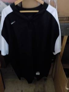 8 Nike Mens Black with White Sleev...