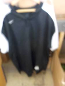 8 Nike Mens Black with White Sleev...