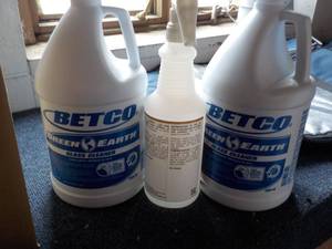 2 Gallon Jugs Betco Glass Cleaner a...