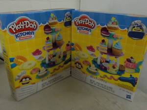 2 Play Doh Kitchen Creations...