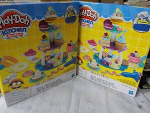 2 Play Doh Kitchen Creations...