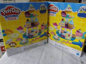 2 Play Doh Kitchen Creations...