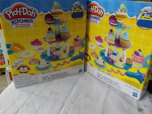 2 Play Doh Kitchen Creations...