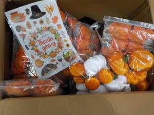 Box of Seasonal Dcor...