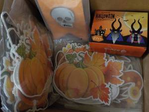 Box of Seasonal Dcor...