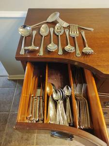 Silverware Set by International