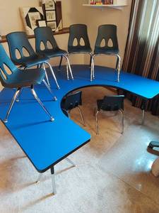 Toddlers Half Round Table With 8 Chairs