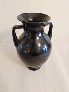 Black Amethyst Glass Vaseurn
