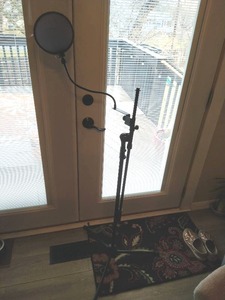 Pop Filter With Stand
