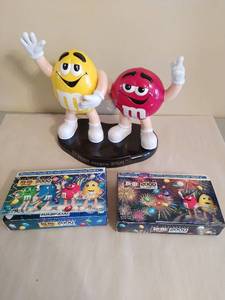 Millennium M&M Dispenser With Candy