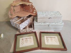 Collecrtion Of Dcor
