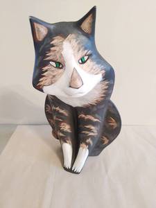 Pleet 1987 Eartherware Cat Figurine