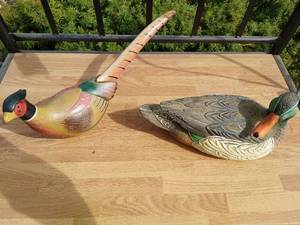 2 Bird Statues