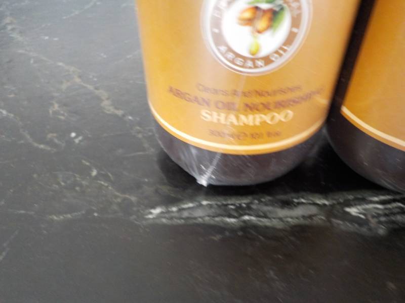 lot 100 image: Argan Diabella 1 Bottle Shampoo and...