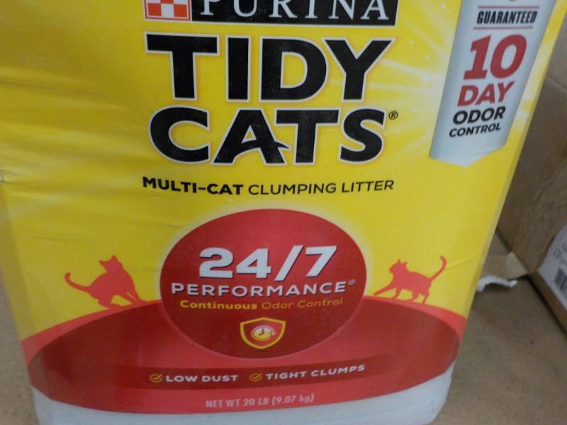 lot 175 image: Purina Tidy Cats 20 lb. Jug Litter...