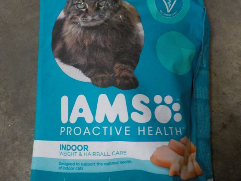 lot 184 image: 16 lb. Bags IAMS Cat Food...