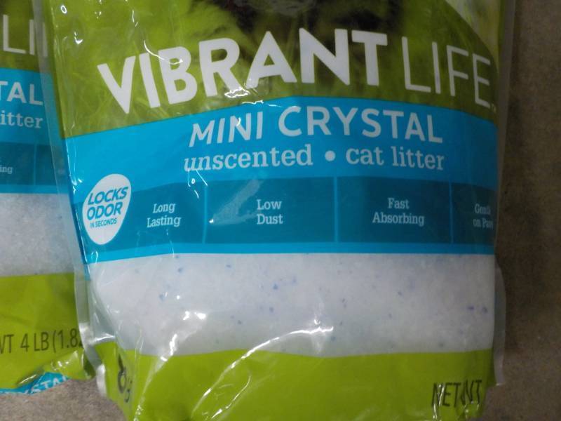 lot 190 image: 2 Bags Vibrant Life Cat Litter...