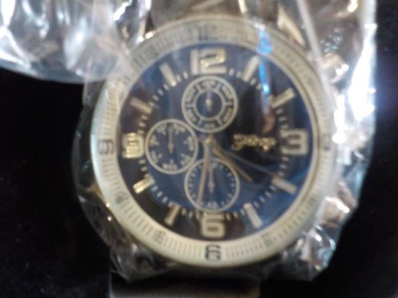 lot 246 image: Watch, Sunglasses and Pen Gift Set...
