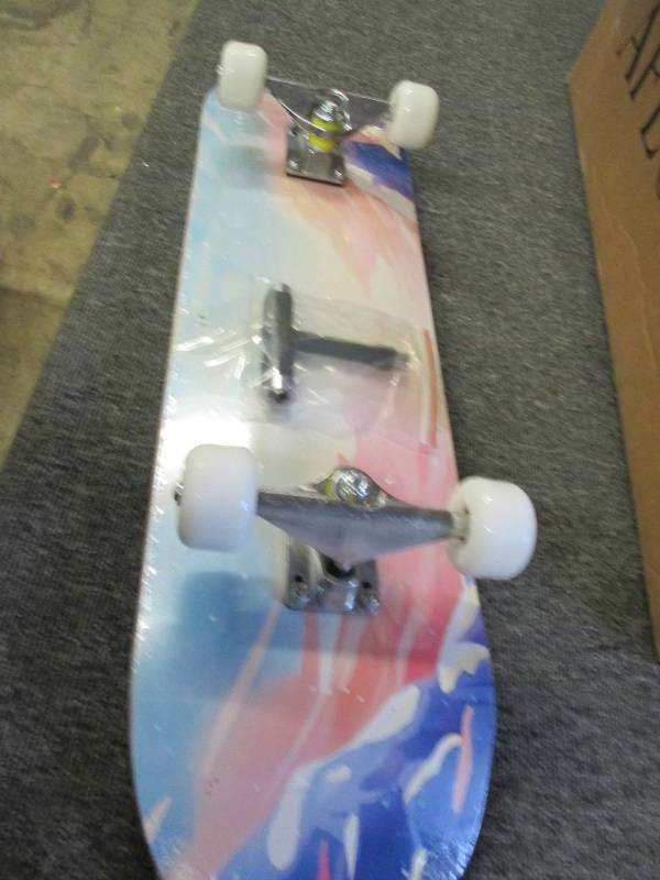 lot 347 image: kids skate board ...