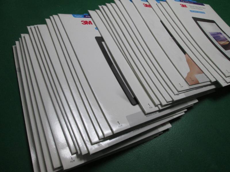 lot 33 image: Lot of 3M Screen protectors