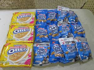 (B-2) Assorted Oreo and Chips Ahoy ...