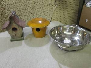 (D-3) 2 Bird Houses and Stainless S...