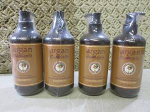 (EC1) Shampoo & Conditioner 2 Bottl...