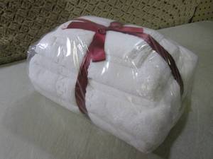 (CSB) Towel Set Looks Like 2 Bath T...