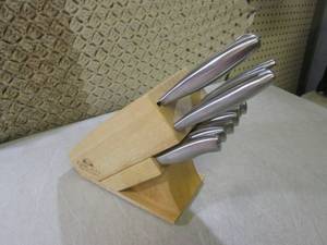 (G-1) Chicago Cutlery Knife Set wit...