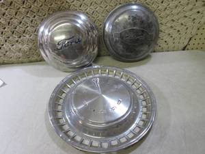 (CSB) Vintage Hub Caps 2 Ford 1 Dod...