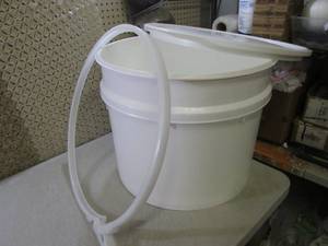 (OS) Large 20 Gallon Container with...