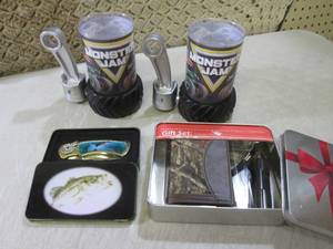 (CS) 2 Monster Jam Glasses, Box Kni...