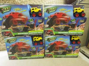 (F-2) Lot of 4 Mad Off-Road Rotatin...