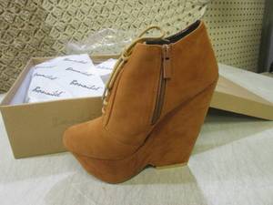 (F-2) Pair of New Bonnibel High Hee...