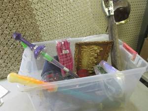 (RM5) Tote Full of Misc...