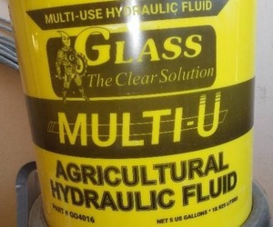 lot 1 image: Agricultural Hydraulic Fluid, 5 Gal.